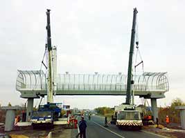 с.Бобяково установка пешеходного моста автокраном 80 тонн